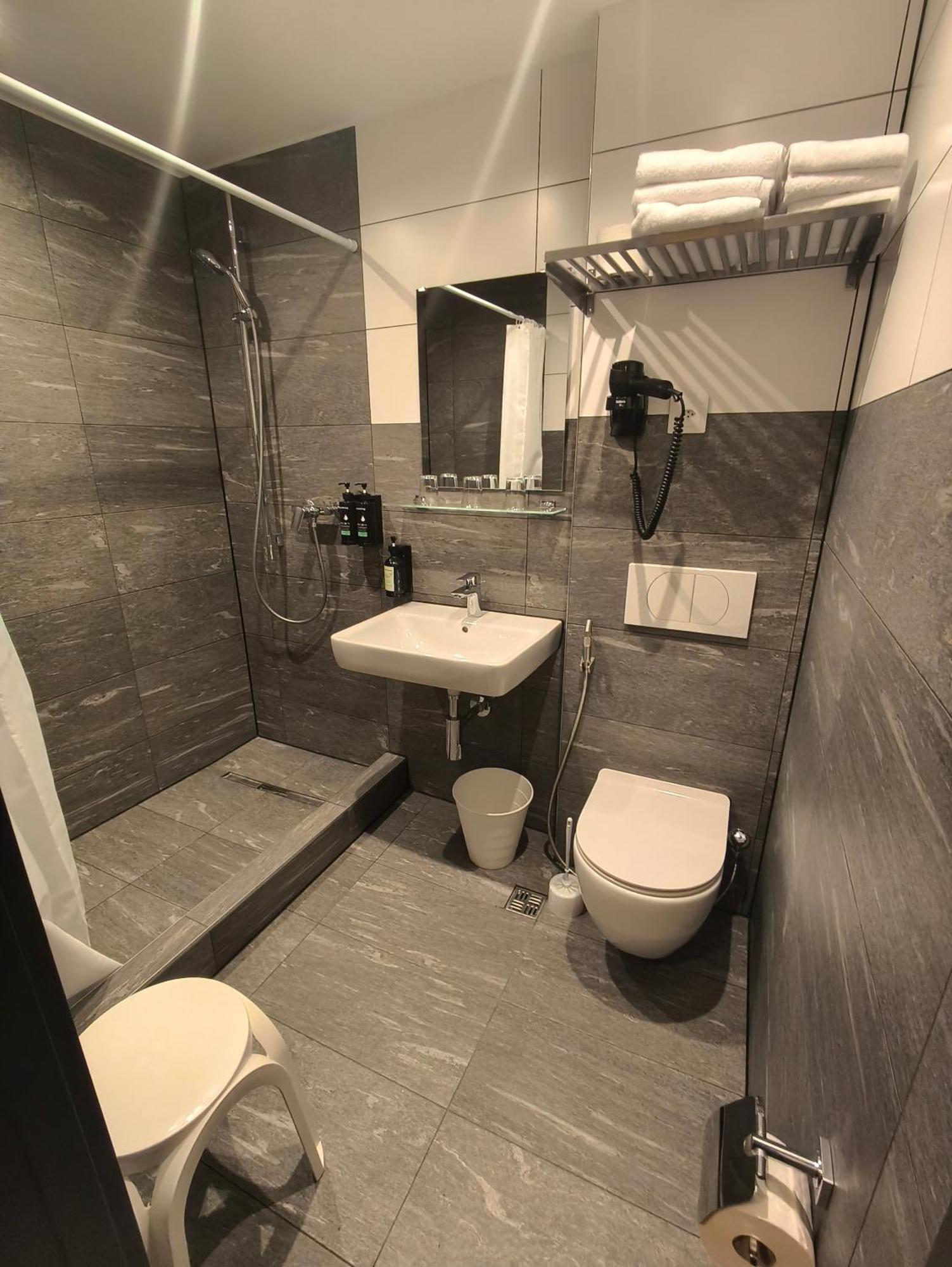 Hotel Toscana Интерлакен Екстериор снимка